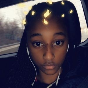 Meet your Posher, Leah